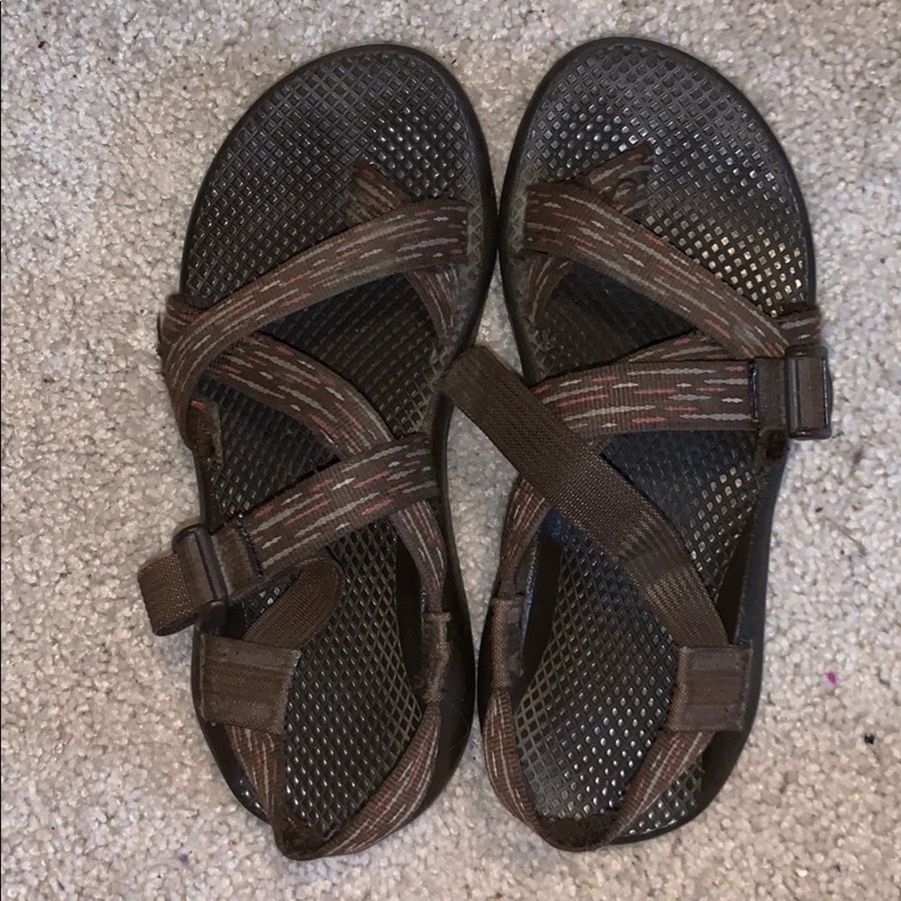 Brown chacos size 7